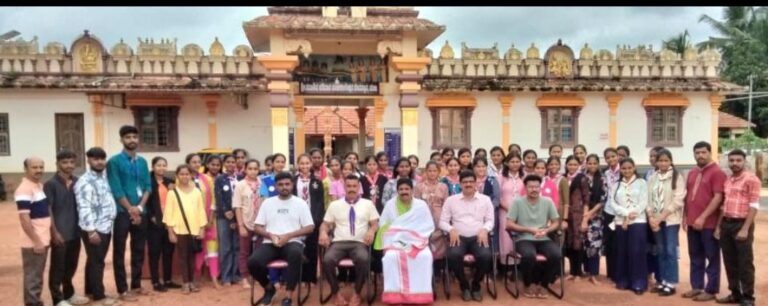 ಪಂಜ :ಭಾರತ್ ಸೌಟ್ಸ್ ಮತ್ತು ಗೈಡ್ಸ್ ವತಿಯಿಂದ ಪ್ರಕೃತಿ ಅಧ್ಯಯನ ಚಾರಣ ಶಿಬಿರ,ಚಾರಣಿಗರನ್ನು ಸ್ವಾಗತಿಸಿ ದೇವಳದಲ್ಲಿ ವಾಸ್ತವ್ಯಕ್ಕೆ ವ್ಯವಸ್ಥೆ ಮಾಡಿದ.ಡಾ.ದೇವಿಪ್ರಸಾದ್ ಕಾನತೂರು