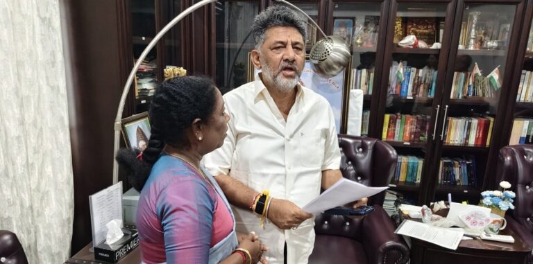 ರಾಜ್ಯದ ಉಪ ಮುಖ್ಯ ಮಂತ್ರಿ ಡಿ.ಕೆ.ಶಿಯನ್ನು ಭೇಟಿ ಮಾಡಿದ ಶಾಸಕಿ ಭಾಗೀರಥಿ ಮುರುಳ್ಯ