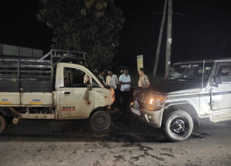 ಅರಣ್ಯ ಇಲಾಖೆಯ‌ ಬೊಲೆರೋ ಹಾಗೂ ಮಹೀಂದ್ರ ಜೀತೋ ವಾಹನದ ನಡುವೆ ಅಪಘಾತ