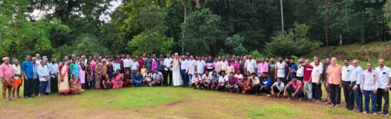 ದಬ್ಬಡ್ಕ : ಕಸ್ತೂರಿ ರಂಗನ್ ಕರಡು ವರದಿಗೆ ಆಕ್ಷೇಪಣೆ ಸಲ್ಲಿಸಲು ಸಭೆ ಸೇರಿದ ನೂರಾರು ಗ್ರಾಮಸ್ಥರು