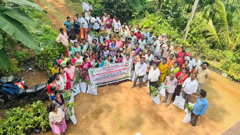 ಆಲೆಟ್ಪಿ :  ಪರಿಶಿಷ್ಟ ಪಂಗಡದ ರೈತರ ಸಾಮರ್ಥ್ಯ ಅಭಿವೃದ್ಧಿ ತರಬೇತಿ ಹಾಗೂ ಕೃಷಿ ಪರಿಕರ ವಿತರಣಾ ಕಾರ್ಯಕ್ರಮ