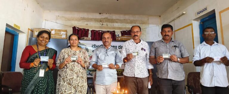 ಮಂಡೆಕೋಲು: ರಬ್ಬರ್ ಸೊಸೈಟಿಯ ವಿಶೇಷ ಸಭೆ, ಸದಸ್ಯರಿಗೆ ಸದಸ್ಯತ್ವ ಕಾರ್ಡ್ ವಿತರಣೆ