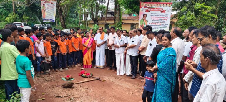 ದೇವಚಳ್ಳ ಗ್ರಾಮದಲ್ಲಿ   ರೂ 92 ಲಕ್ಷದ ವಿವಿಧ ಕಾಮಗಾರಿಗಳಿಗೆ ಶಾಸಕಿ ಭಾಗೀರಥಿ ಮುರುಳ್ಯರಿಂದ ಗುದ್ದಲಿಪೂಜೆ