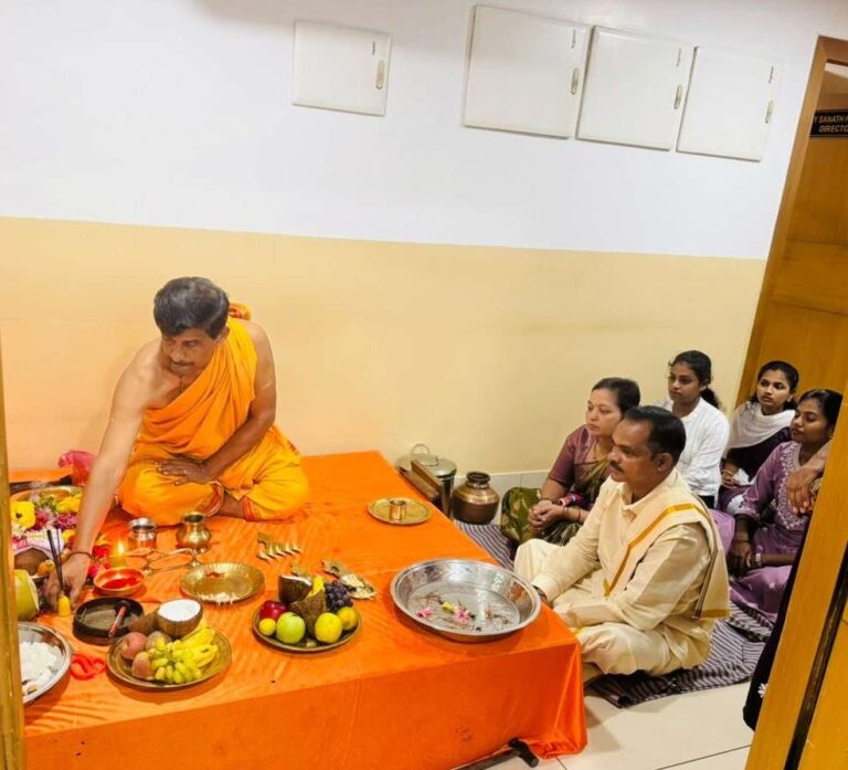 ಬಡ ಕುಟುಂಬಗಳ ಸದಸ್ಯರಿಂದ ಎಂಐಒ ಆಸ್ಪತ್ರೆಯಲ್ಲಿ ವೈದ್ಯಕೀಯ ಉಪಕರಣಗಳಿಗೆ ಆಯುಧ ಪೂಜೆ